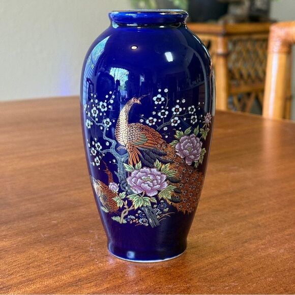 Vintage Hand Painted Ceramic Japanese Cobalt Blue and Gold Peacock Vase 6” - Picture 2 of 10